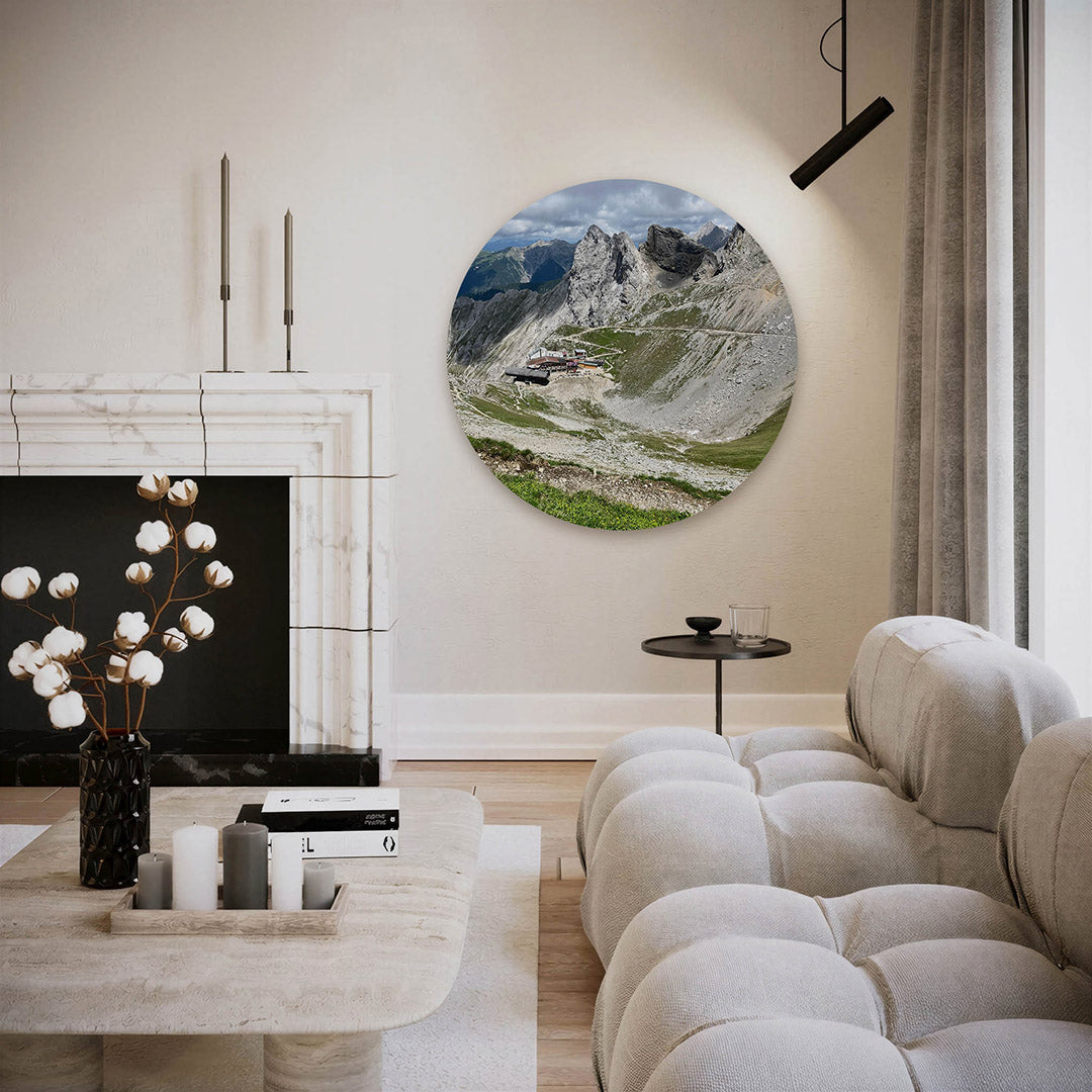 Berglandschap met rotsen – ronde fotografie wanddecoratie van WallArtistic